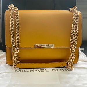 Stunning! NWT Michael Kors Shoulder bag.